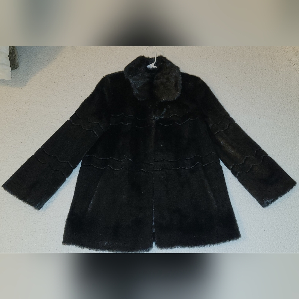 FAUX FUR COAT